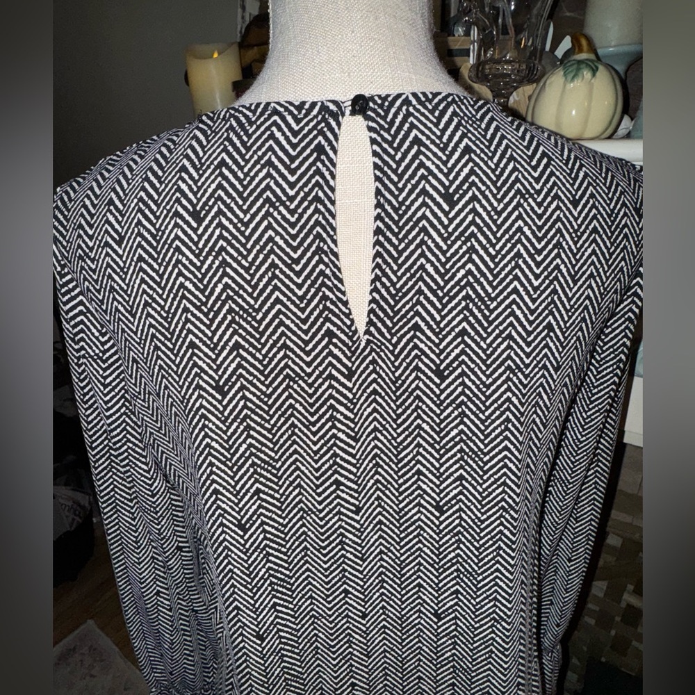 Mango shift dress. Herringbone pattern. EUC. Size… - image 3